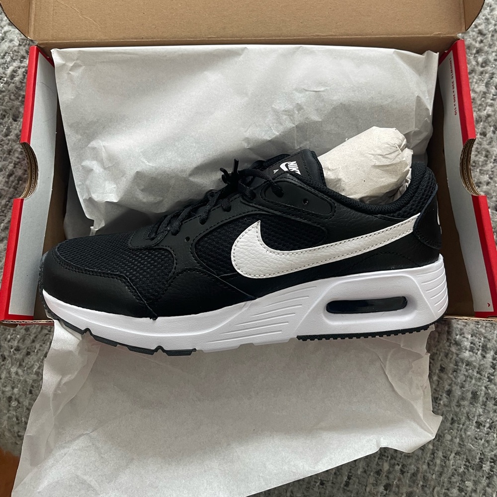Nike air Max women’s shoes size 10